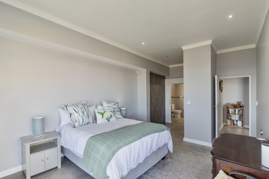 4 Bedroom Property for Sale in Yzerfontein Western Cape